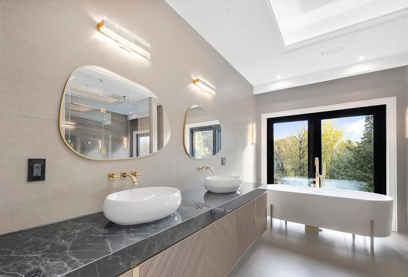 Kaizen 2000 Construction custom home — interior finishes